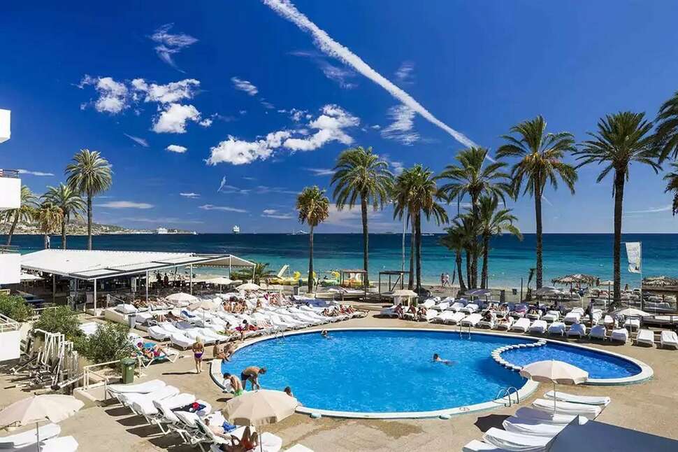 Een foto van het zwembad bij Ibiza Jet Appartementen