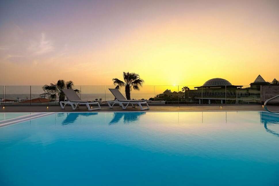 Een foto van het zwembad bij Hotel Colon Guanahani