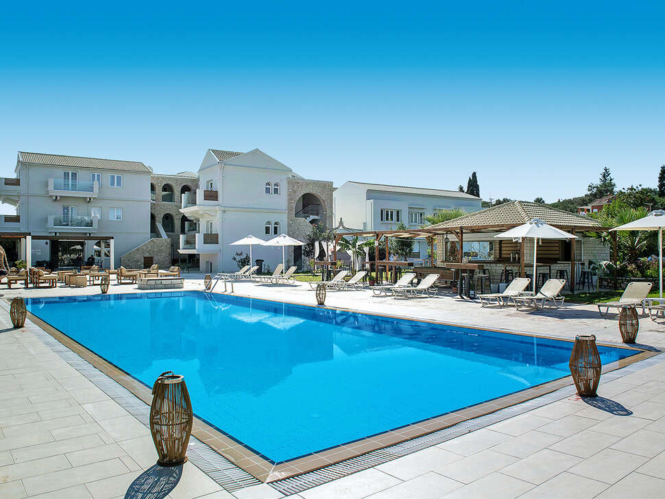 Een foto van het zwembad bij Ekati Mare Boutique Resort
