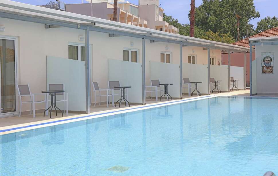 Een foto van het zwembad bij Cavomarina Beach Hotel