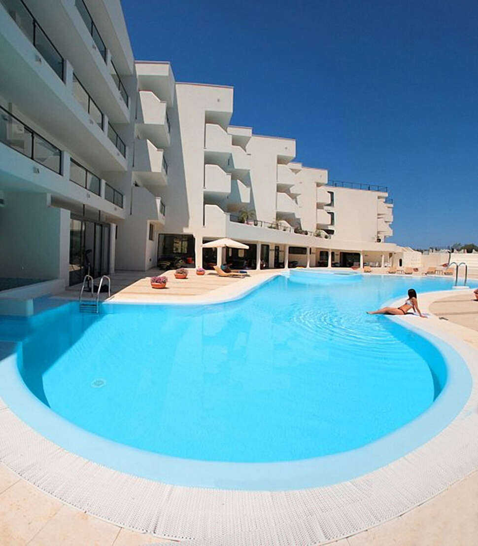 Ein Foto vom Pool im Cefalu Sea Palace