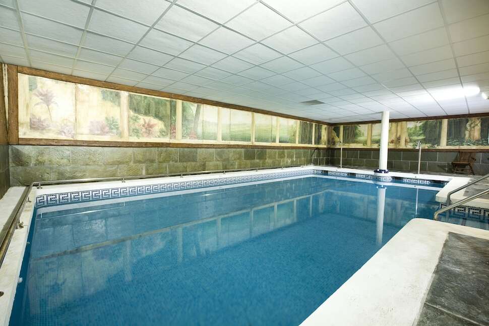 Een foto van het zwembad bij Aparthotel Monarque Sultan