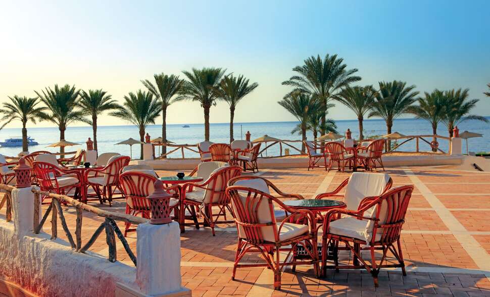 Een foto van het terras bij Sharm Club Beach Resort