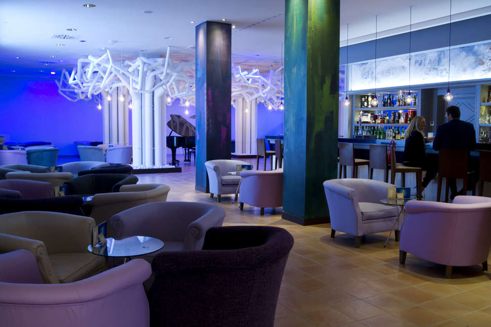 Een foto van het interieur van TUI Blue Isla Cristina Palace
