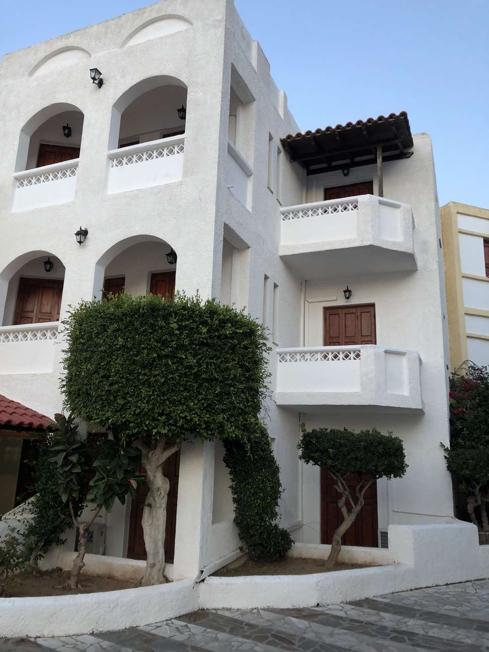 Ein Foto von der Außenansicht des Anema by the Sea Guesthouse
