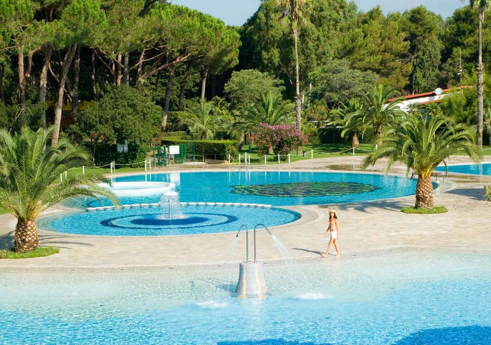 Een foto van het zwembad bij Camping Villaggio Baia Domizia
