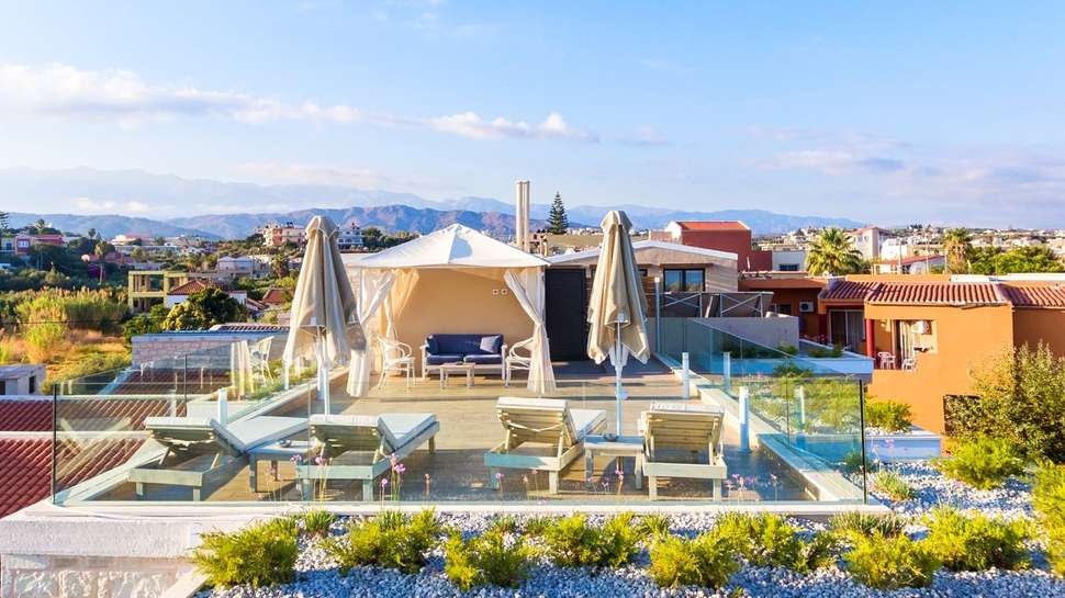 Ein Foto von der Terrasse im Airis Boutique & Suites