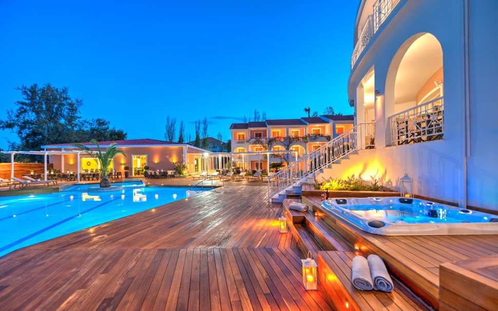 Een foto van het zwembad bij Bitzaro Palace Hotel