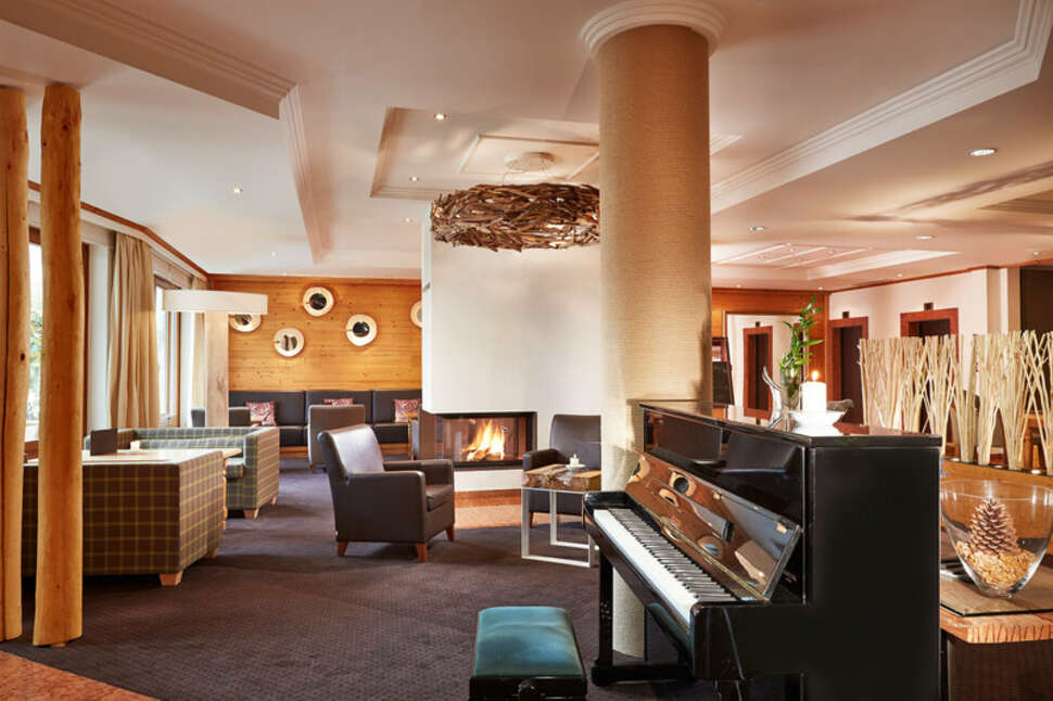 Een foto van het interieur van Das Alpenhaus Kaprun