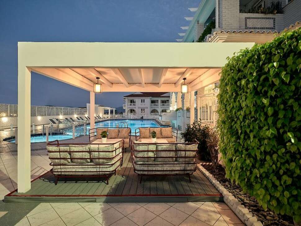 Een foto van het terras bij Meandros Boutique & Spa