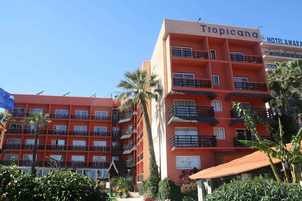 Een foto van de buitenkant van MS Tropicana
