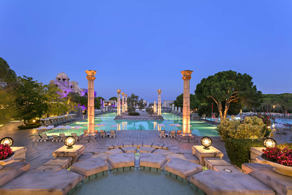 Een foto van het zwembad bij Xanadu Resort Hotel