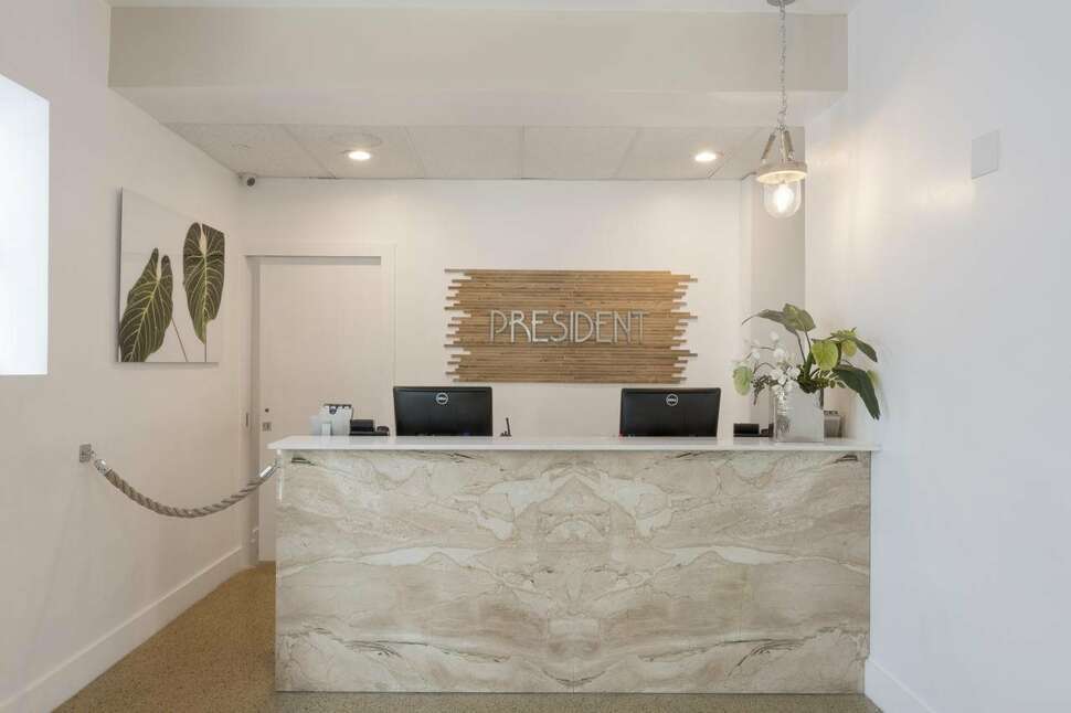 Een foto van The President Hotel