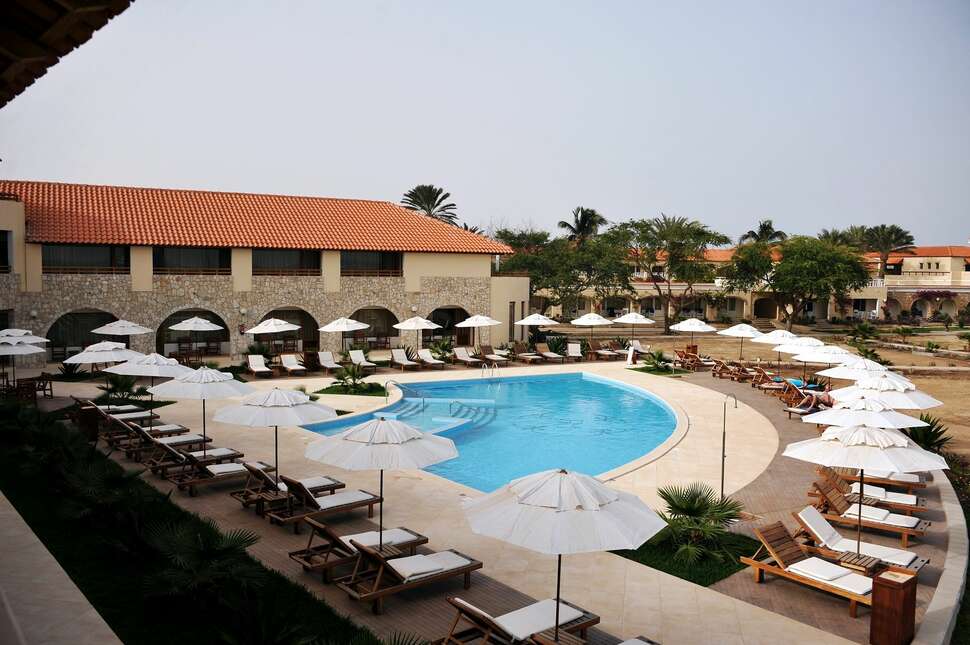 Een foto van het zwembad bij Hotel Morabeza