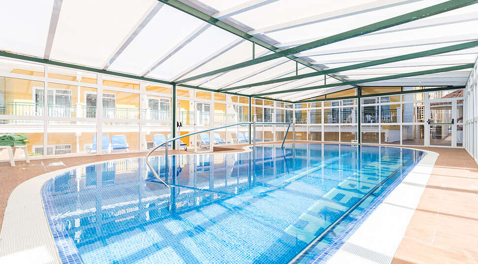 Een foto van het zwembad bij Appartementen La Carabela