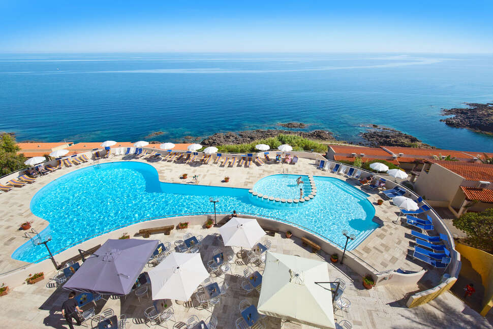 Een foto van het zwembad bij Castelsardo Resort Village