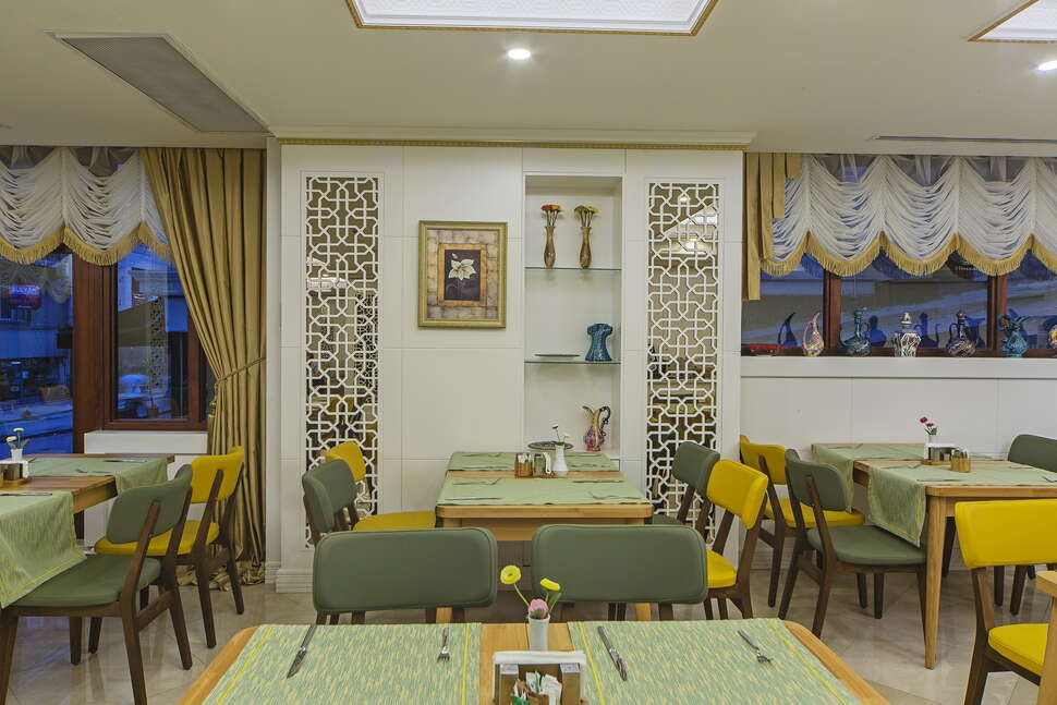 Ein Foto Grand Naki Hotel