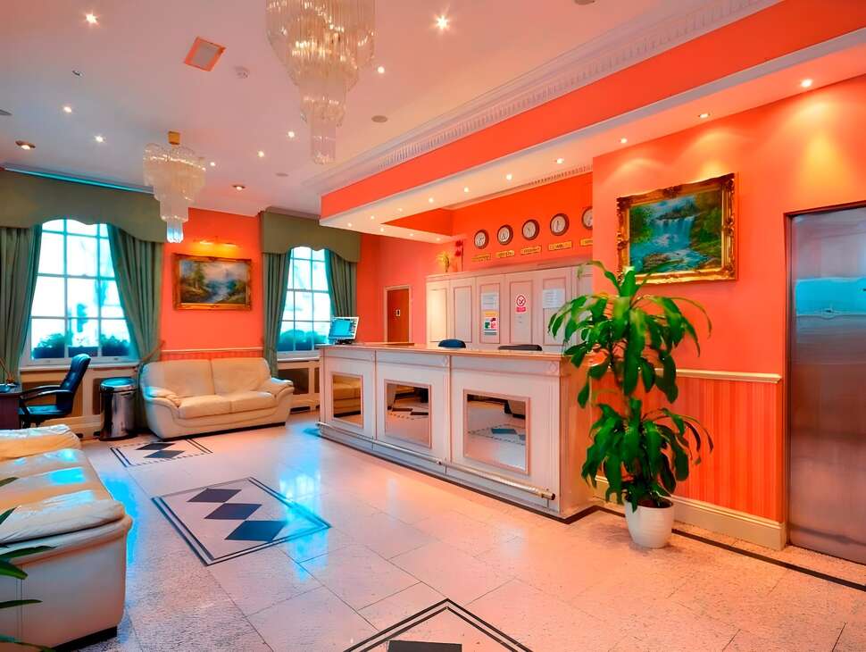 Een foto van het interieur van Hotel Alexandra