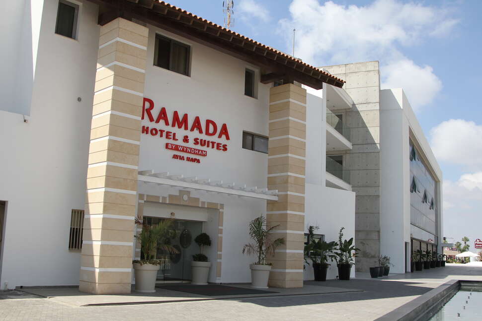 Een foto van Ramada Hotel & Suites by Wyndham Ayia Napa