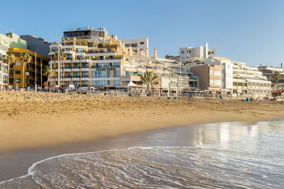 Een foto van het strand bij Colon Playa Appartementen