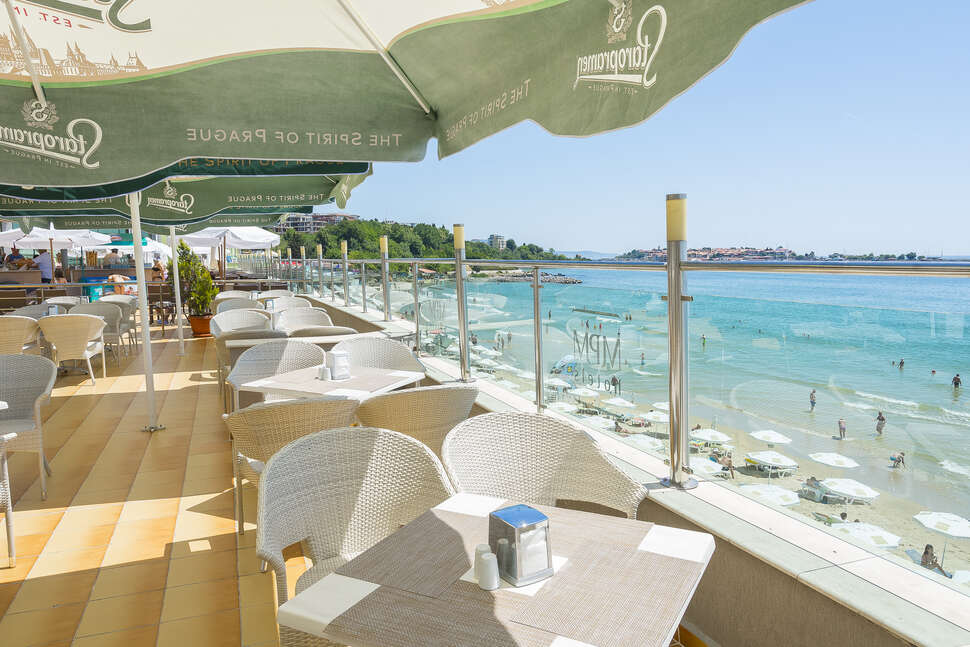 Een foto van het terras bij MPM Hotel Arsena