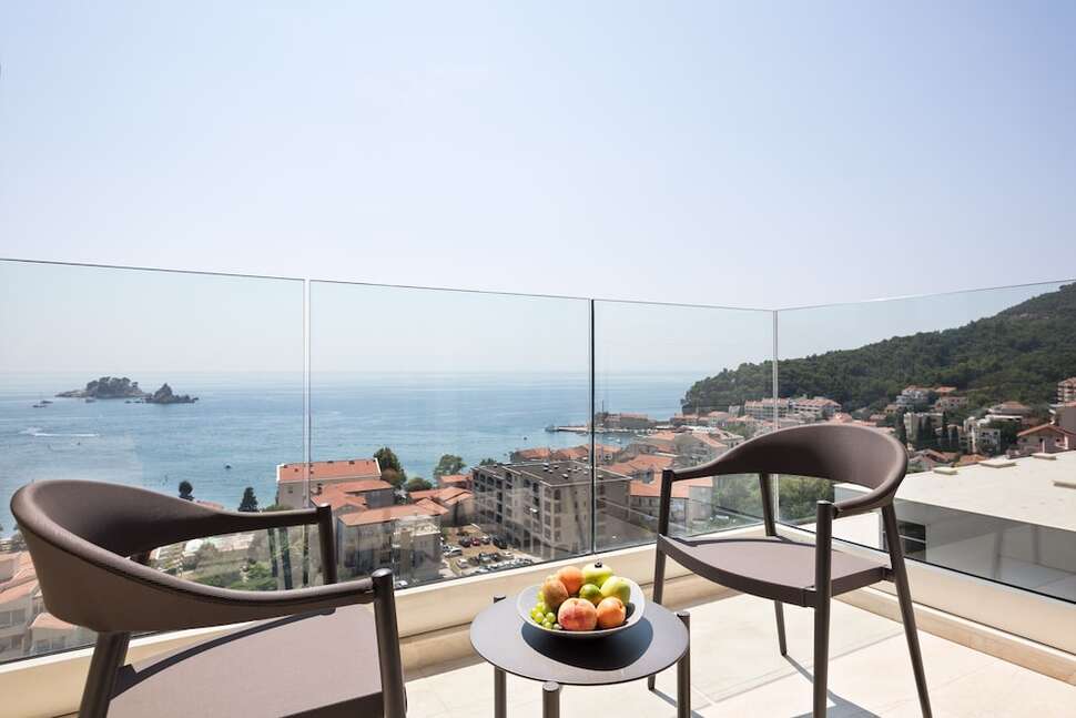 Een foto van Hotel AMI Budva Petrovac