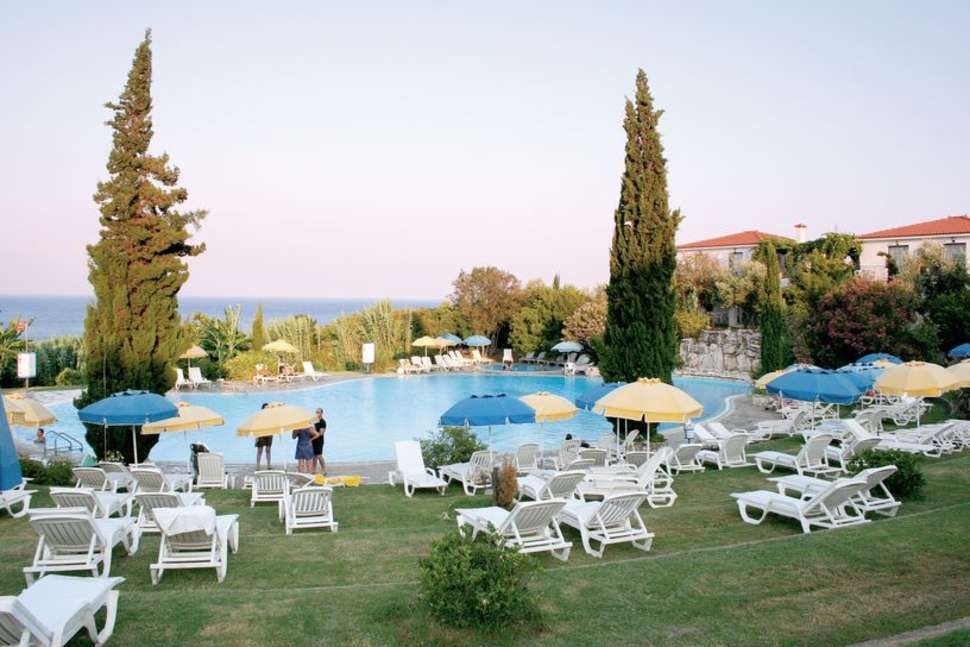 Een foto van Sunrise Village Beach Hotel