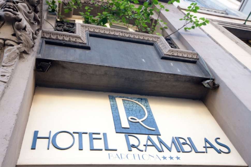Ein Foto von der Außenansicht des Ramblas Hotel Barcelona