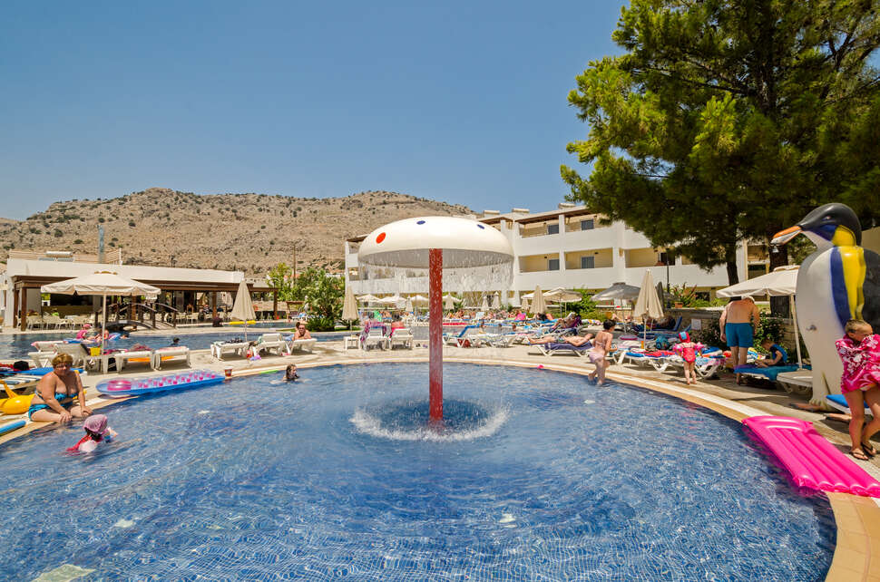 Een foto van Matina Pefkos Aparthotel