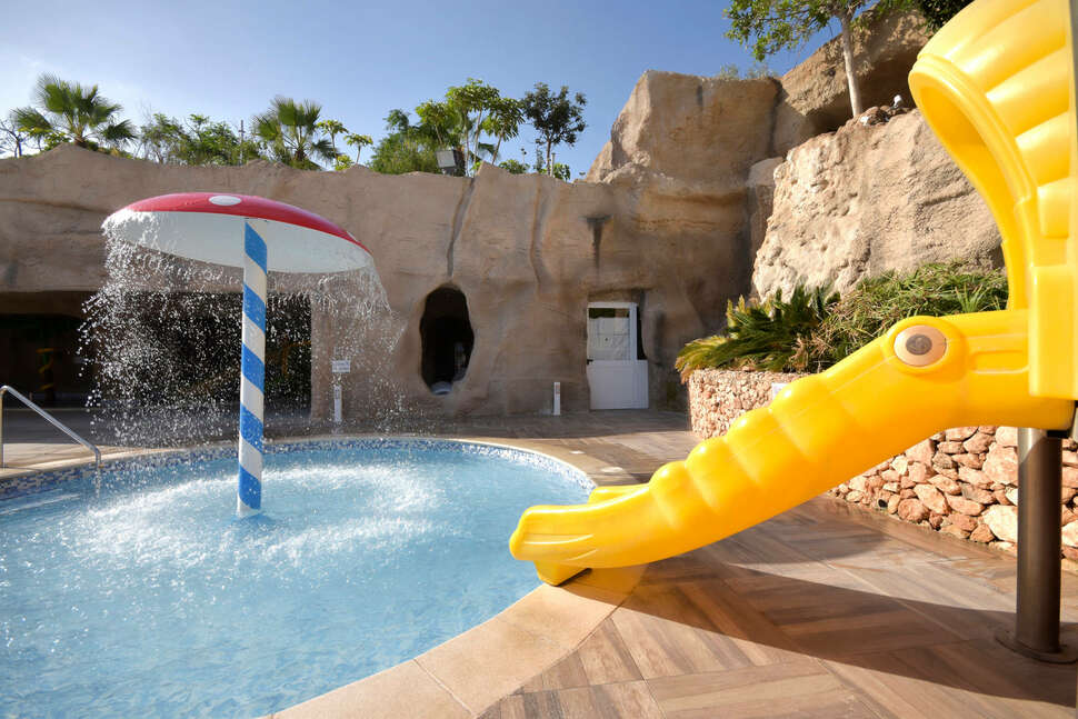 Een foto van db Seabank Resort & Spa