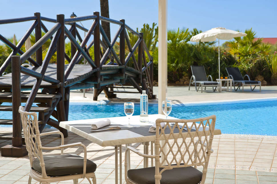 Ein Foto vom Pool im Melia Atlantico Isla Canela