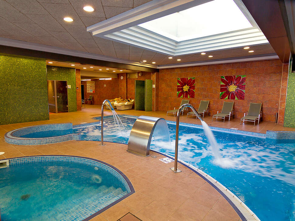 Ein Foto vom Pool im Golden Port Salou & Spa