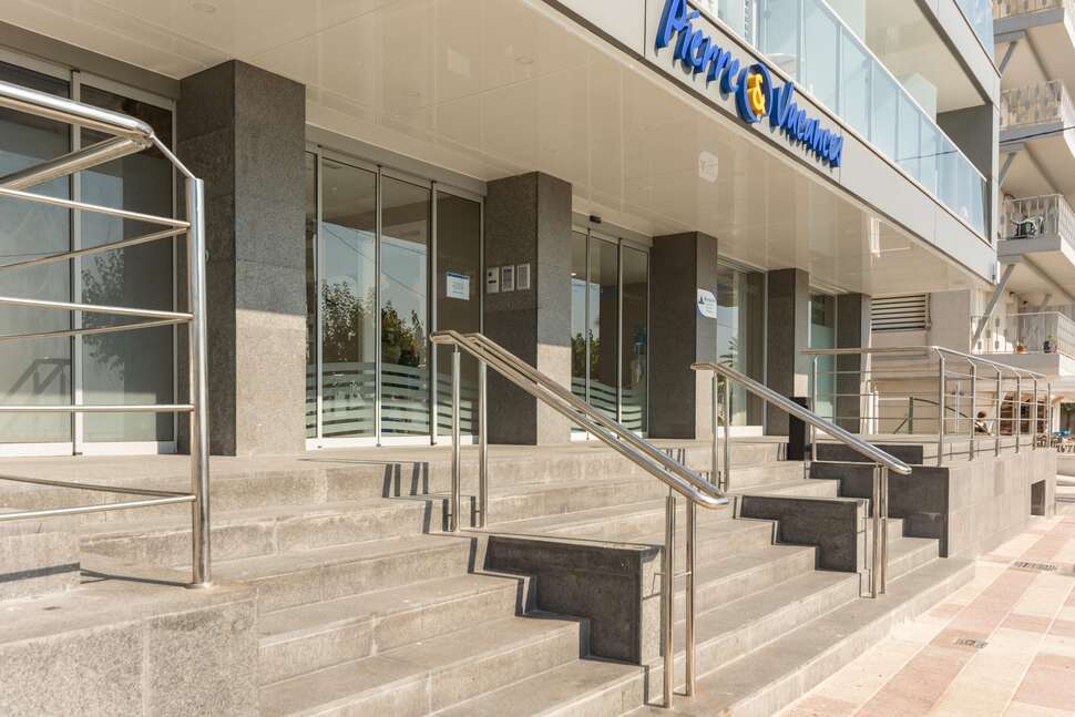 Een foto van de buitenkant van Pierre & Vacance Residence Blanes Playa