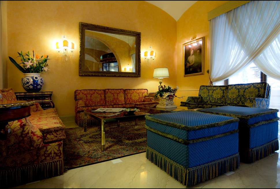 Een foto van het interieur van Hotel Marcella Royal