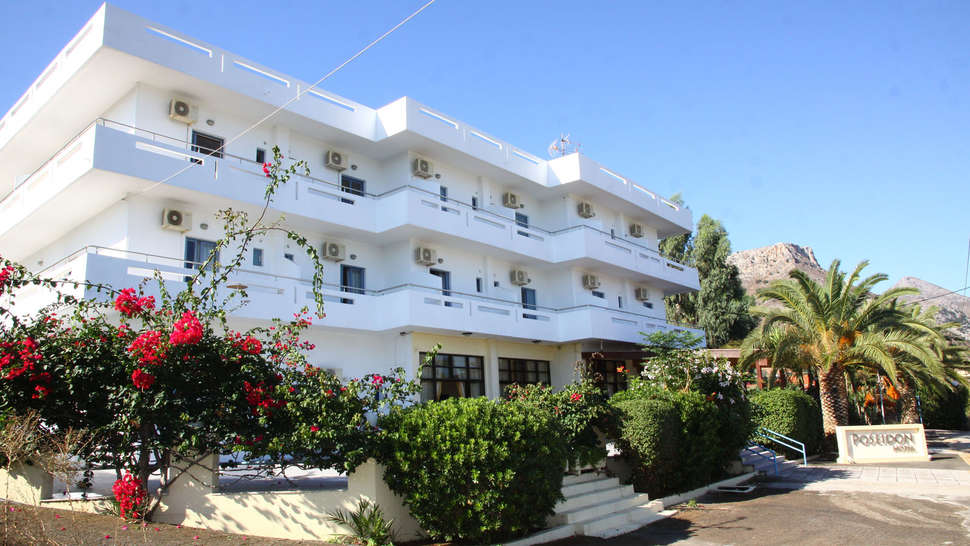 Ein Foto von der Außenansicht des Hotel Poseidon