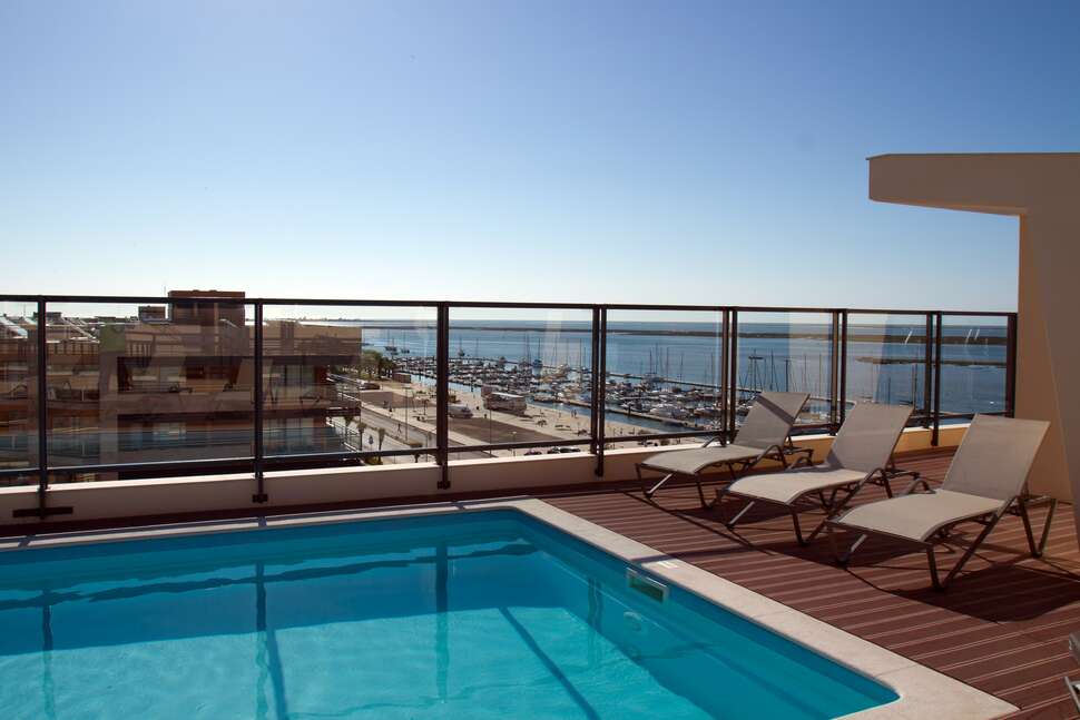 Een foto van een overzicht van Real Marina Residence