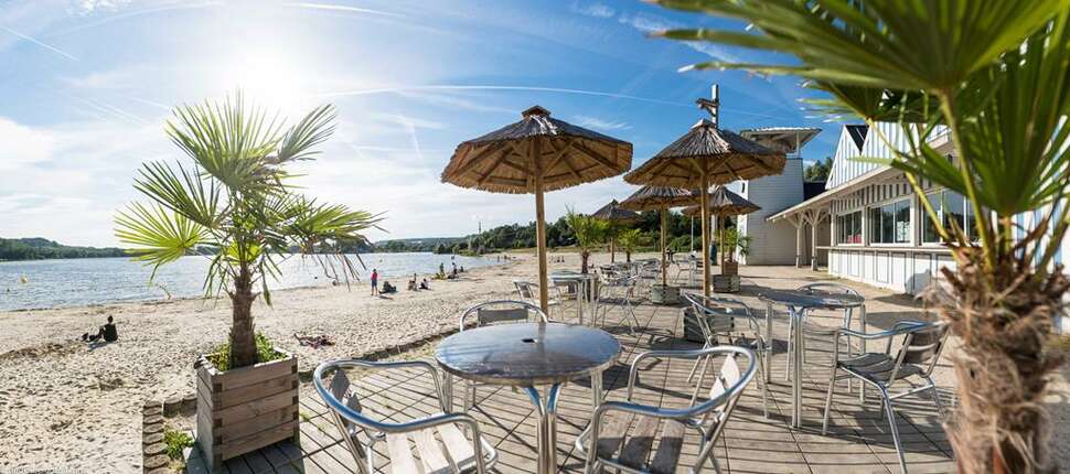 Een foto van het terras bij Center Parcs Le Lac d'Ailette