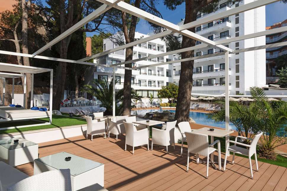 Een foto van het terras bij Ona Palmira Paguera