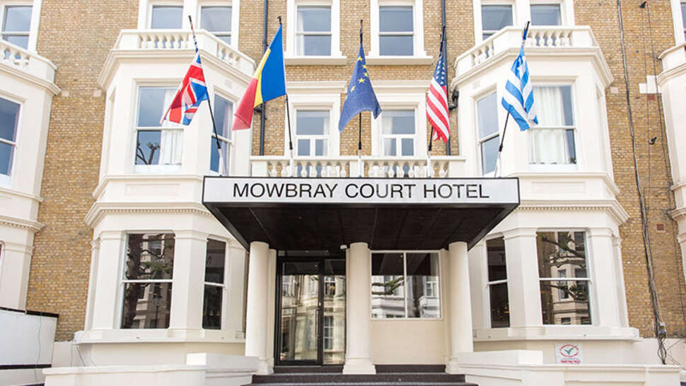 Een foto van de buitenkant van Mowbray Court Hotel