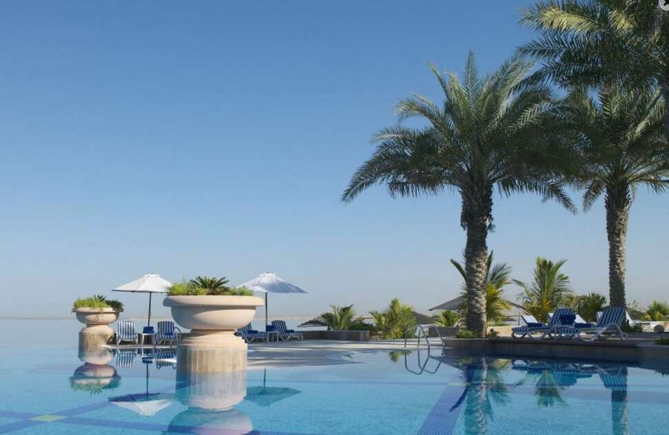 Een foto van het zwembad bij Al Raha Beach Resort & Spa