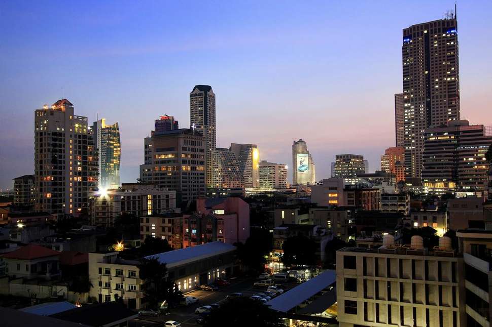 Ein Foto von der Außenansicht des Furama Silom