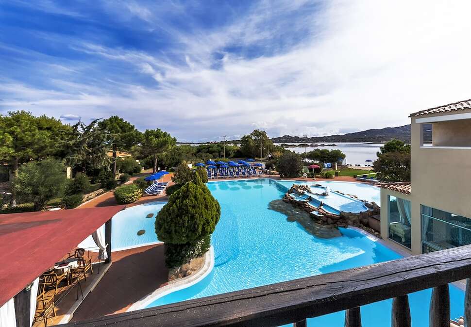 Ein Foto Colonna Hotel Du Golf