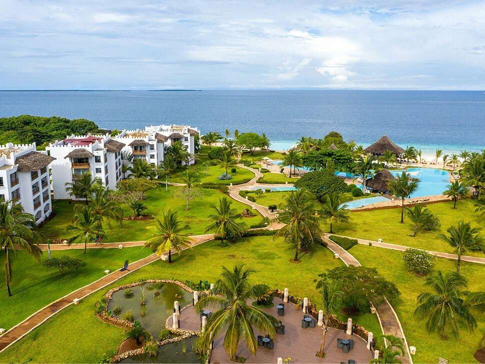 Een foto van het terras bij Royal Zanzibar Beach Resort
