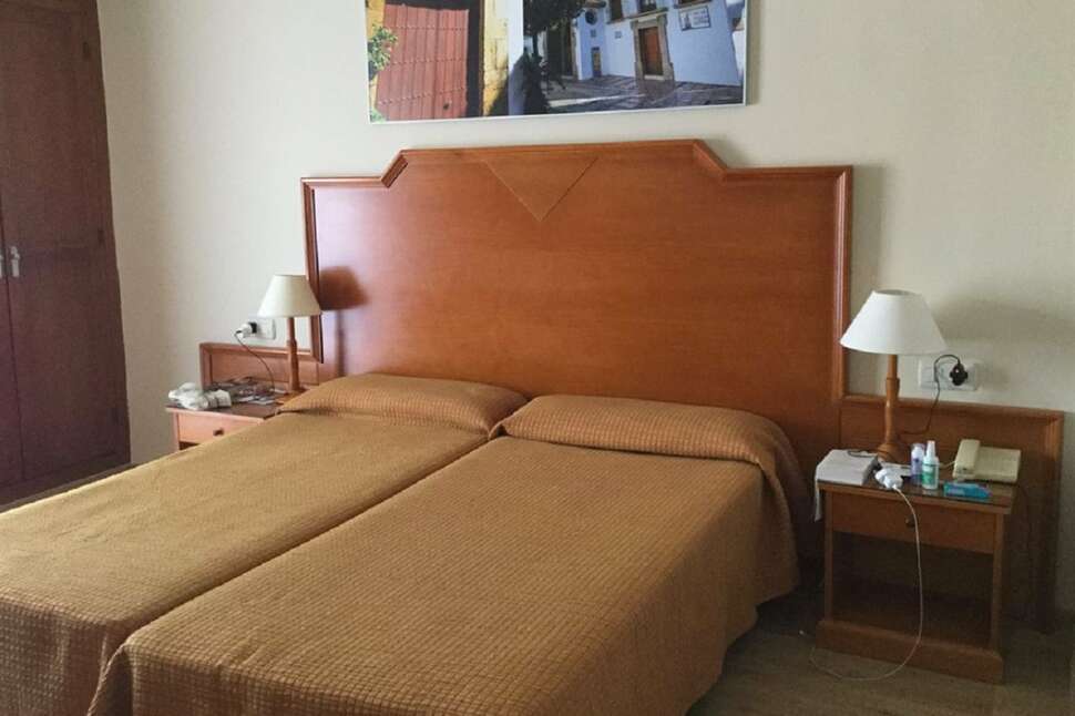 Ein Foto Hotel Monarque El Rodeo