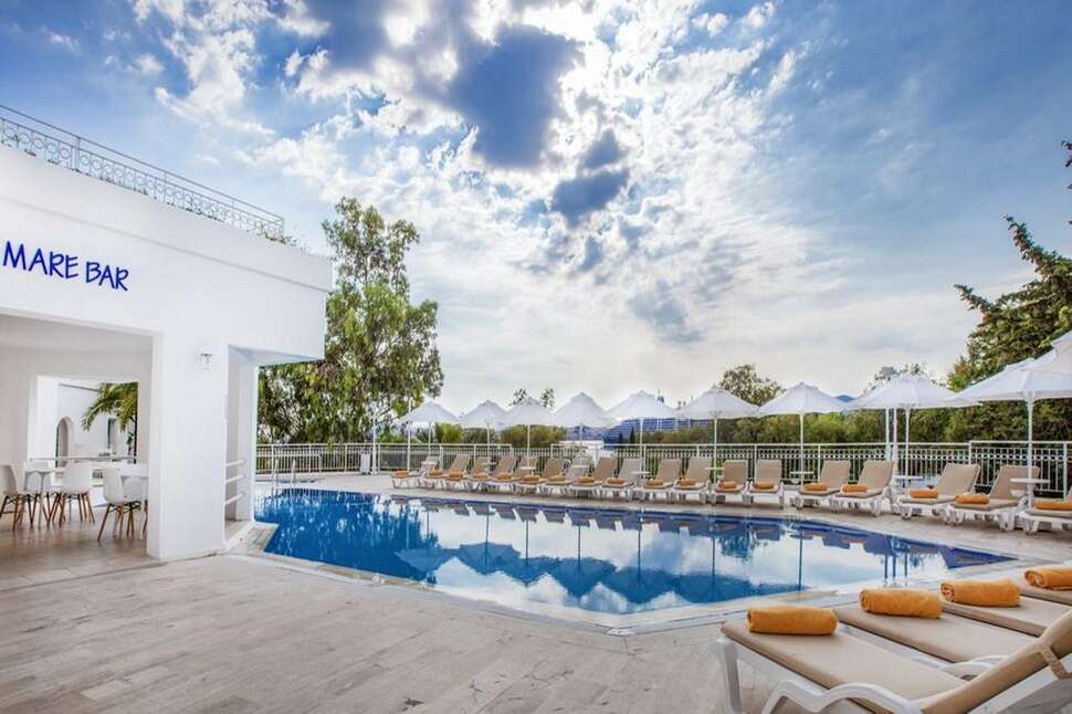 Een foto van het zwembad bij Labranda TMT Bodrum Resort