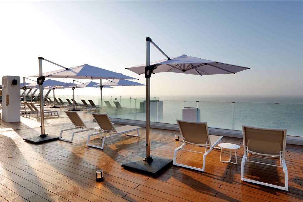 Een foto van het terras bij Benalma Hotel Costa del Sol