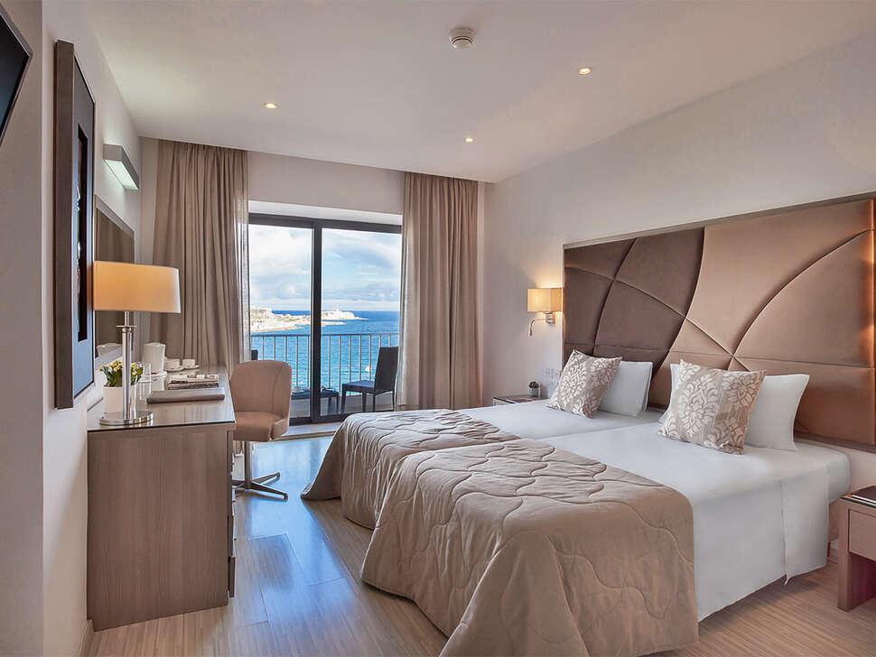 Ein Foto Plaza Hotel & Plaza Regency