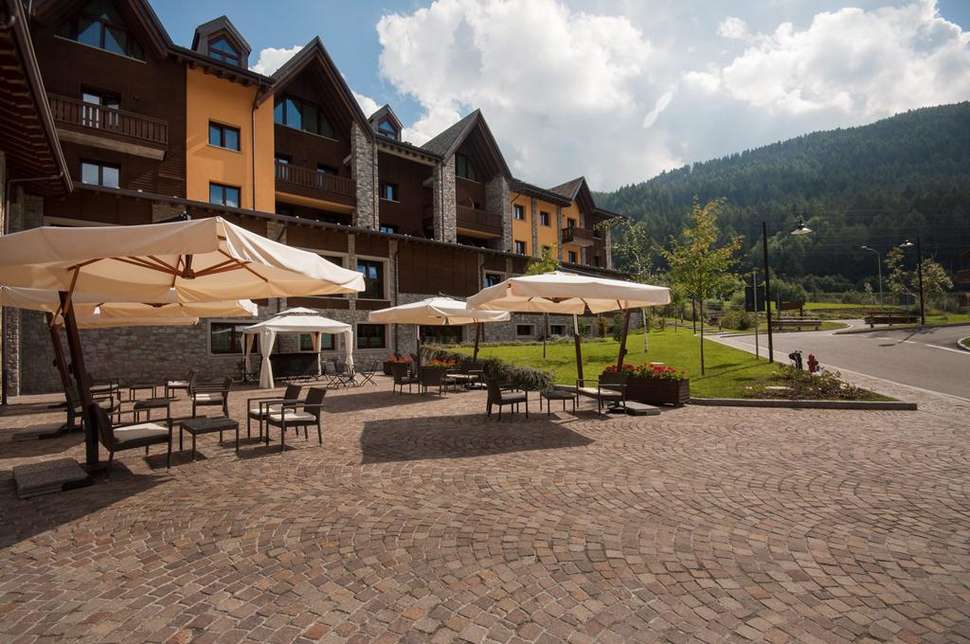 Een foto van het terras bij Blu Hotel Acquaseria