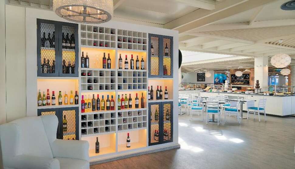 Een foto van het interieur van H10 Suites Lanzarote Gardens