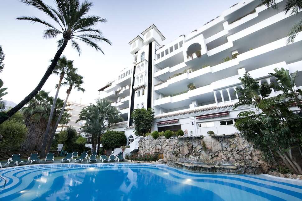 Een foto van het zwembad bij Aparthotel Monarque Sultan